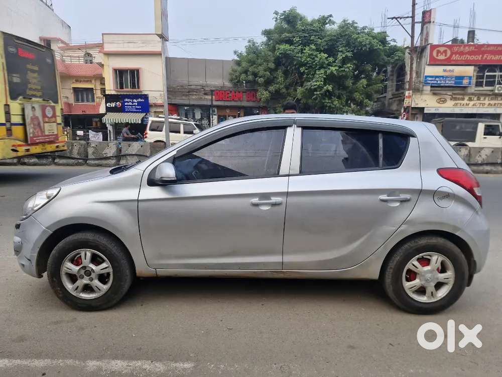 Hyundai I20 2010 Petrol 130000 Km Driven