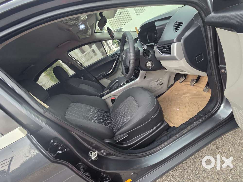 Tata Nexon 1.2 Revotron Xt, 2017, Petrol