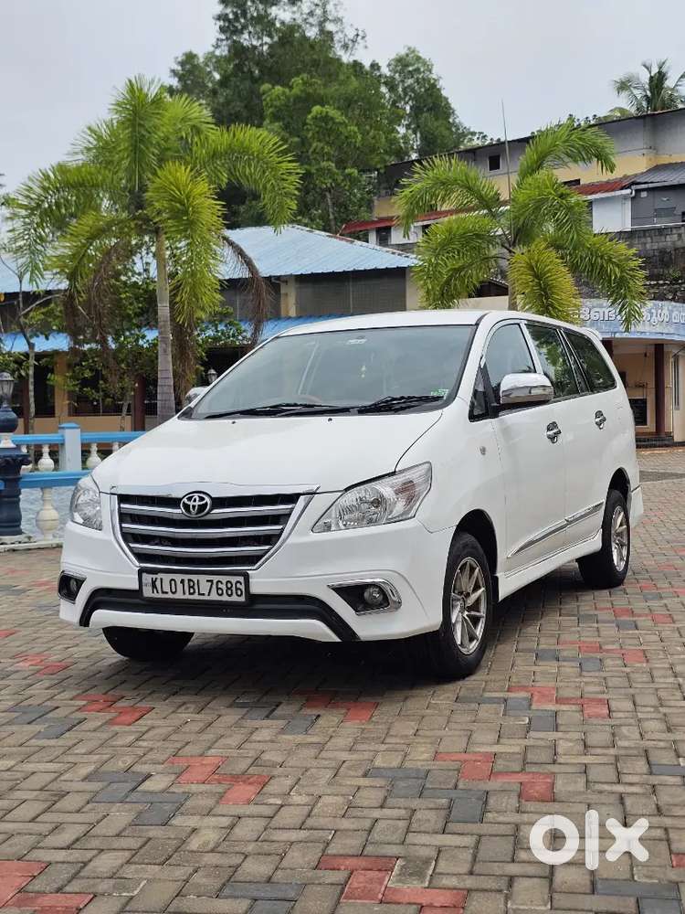 Toyota Innova 2013 Diesel 220000 Km Driven
