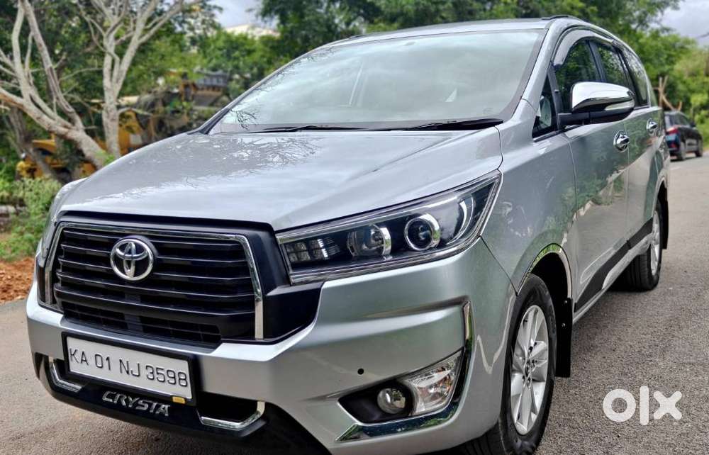 Toyota Innova Crysta 2.4 V 8 Str, 2016, Petrol