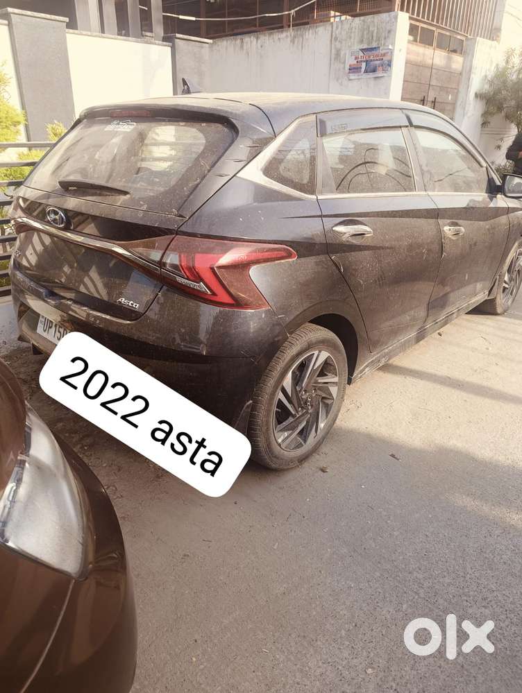 Hyundai New I20 1.5 Asta (o) Mt Dual Tone, 2022, Petrol