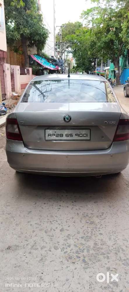 Skoda Rapid Elegance 2012