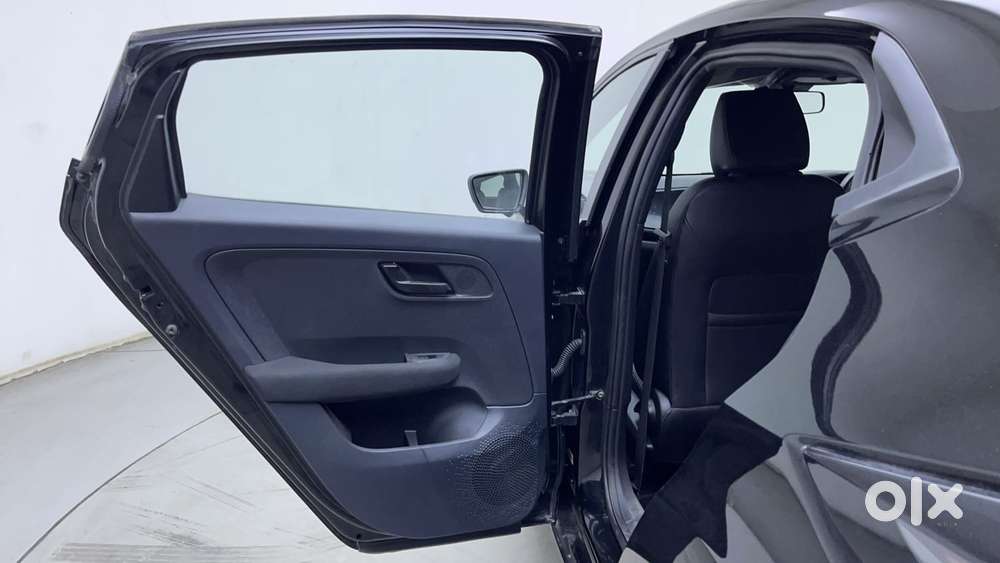 Tata Altroz 1.2 Xza Plus Dark Edition Dct, 2023, Petrol