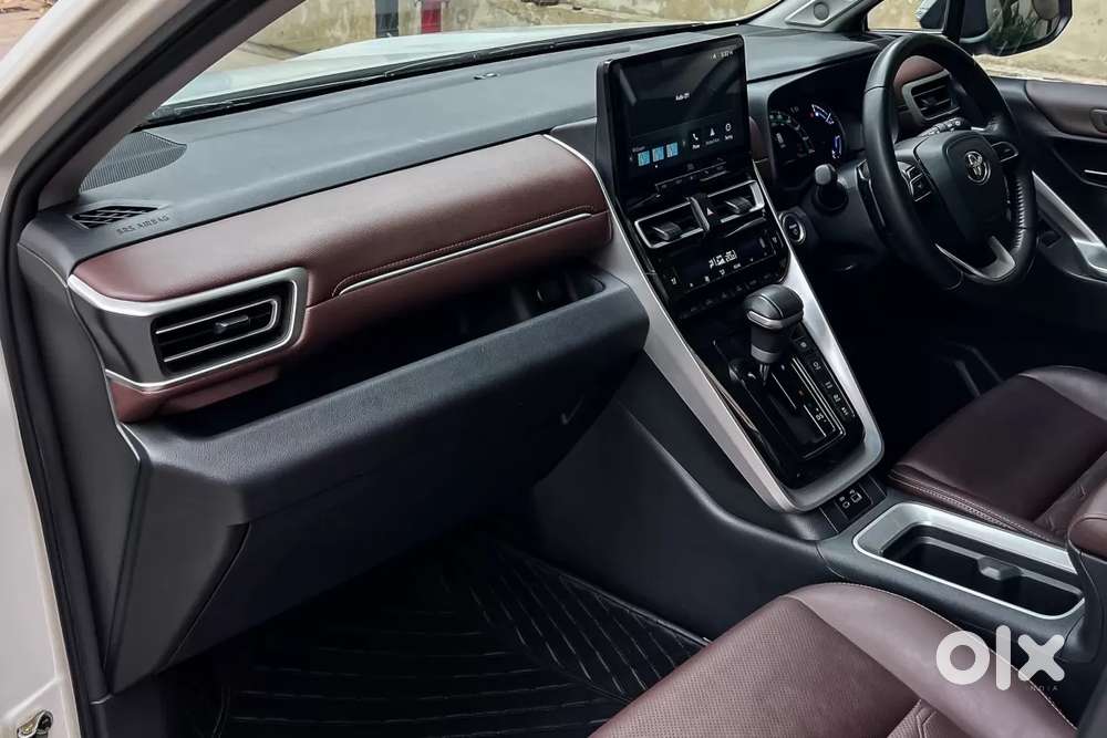 Toyota Innova Hycross 2.0 Zx Hybrid 7 Str, 2023, Petrol