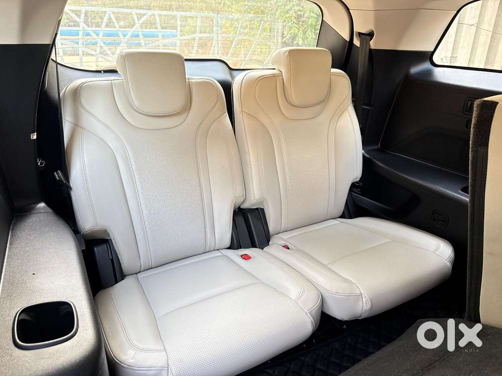 Mahindra Xuv700 Ax7 Luxury Pack Awd, 2023, Petrol