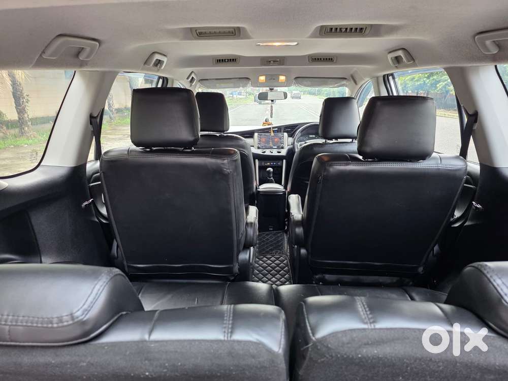 Toyota Innova Crysta 2.4 G Mt 7 Str, 2022, Diesel