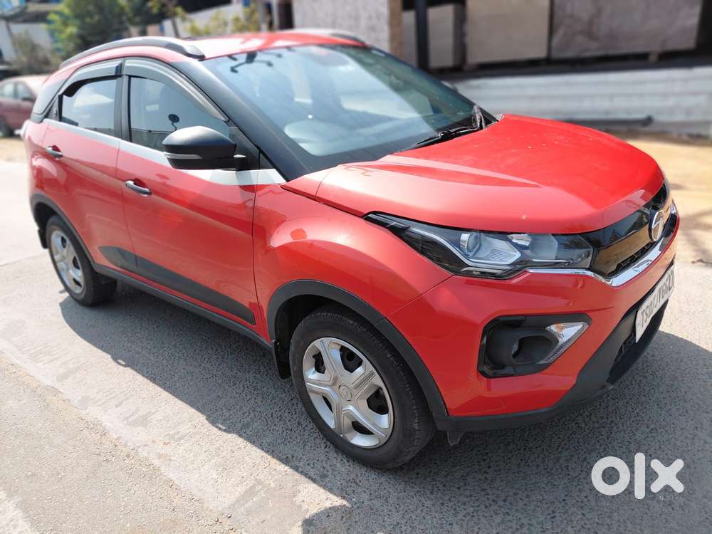 Tata Nexon 1.5 Revotorq Xza Plus Dual Tone Roof Amt (s), 2023, Petro..
