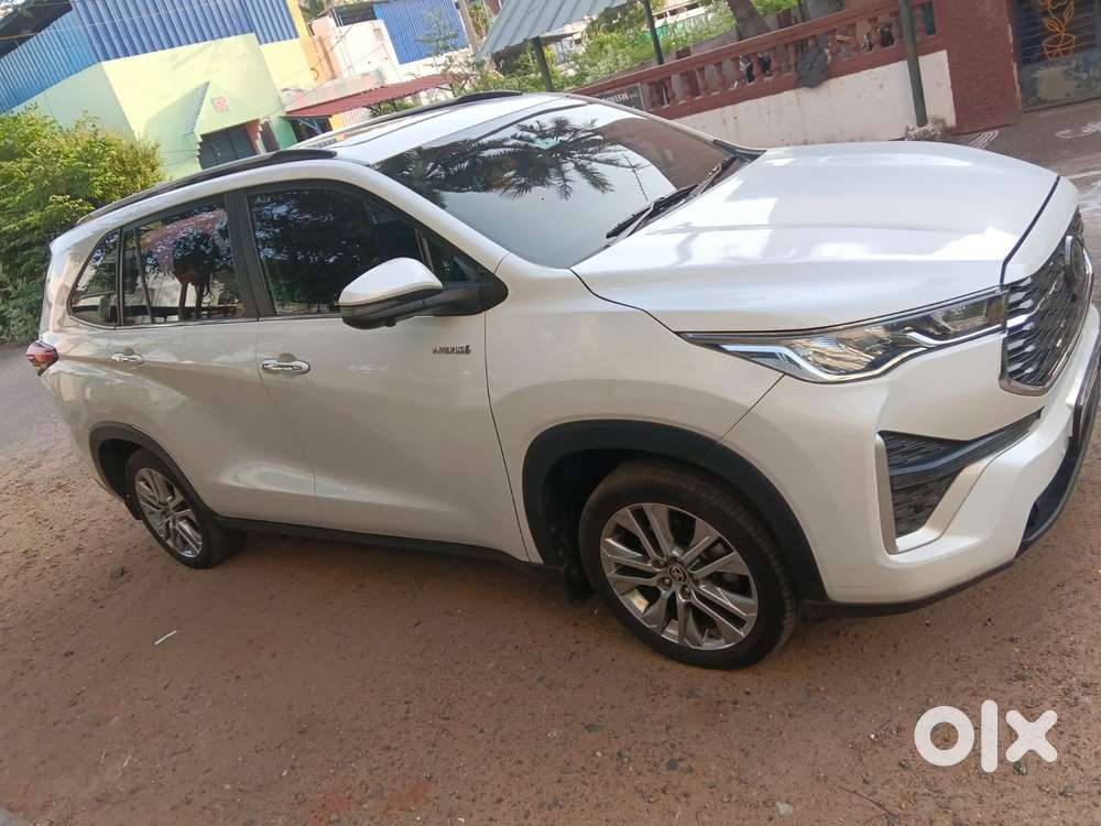 Toyota Innova Hycross 2.0 Zx Hybrid 7 Str, 2023, Petrol