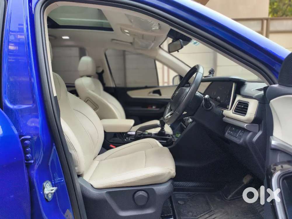 2021mahindra Xuv700 Mt Petrol