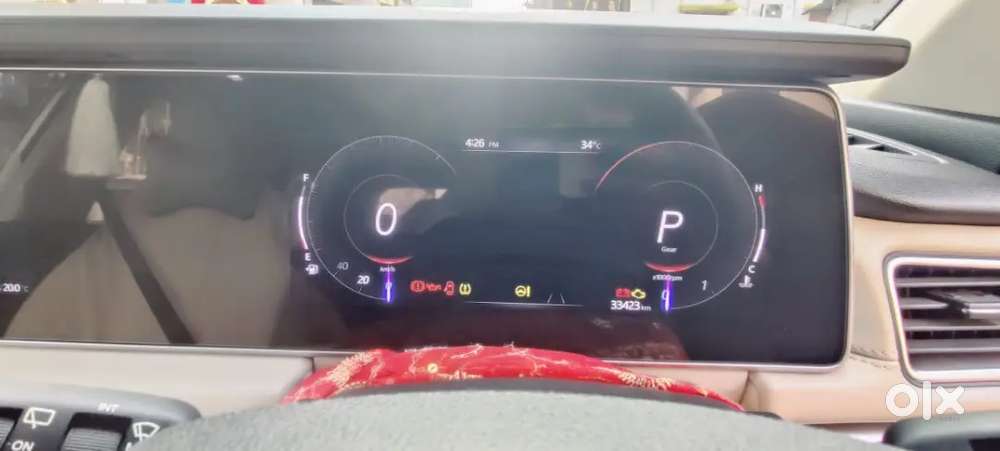 Mahindra Xuv700 2022 Petrol 30000 Km Driven