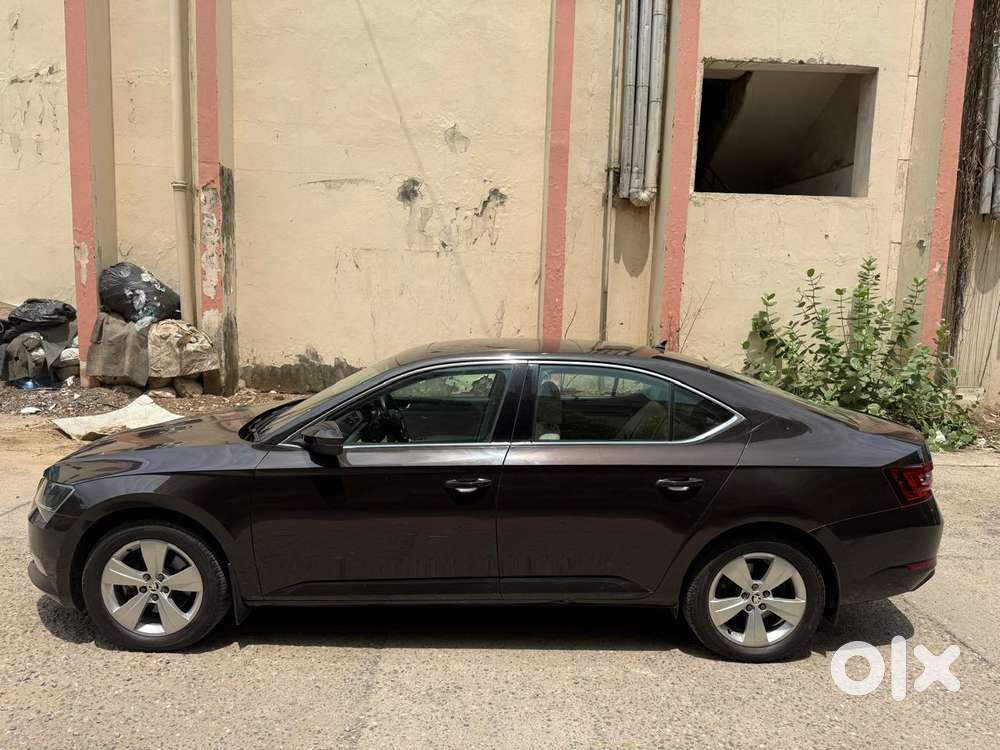 Skoda Superb Style 2.0 Tdi At, 2018, Petrol