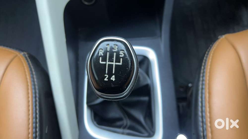 Nissan Magnite 1.0 Xv Executive, 2022, Petrol