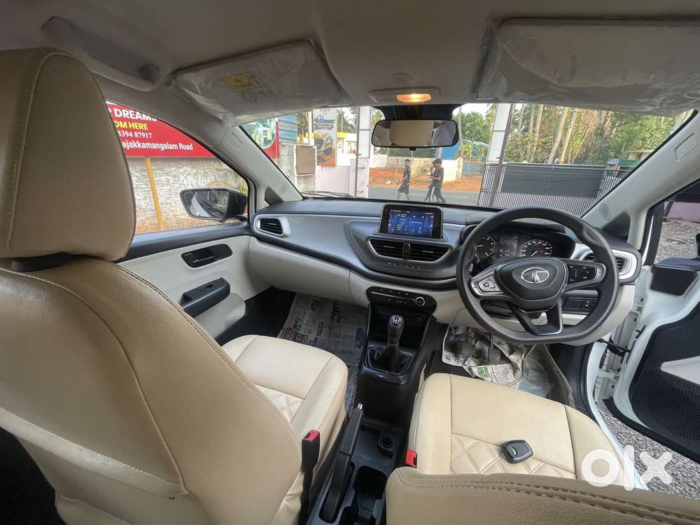 Tata Altroz 1.2 Xt, 2023, Petrol