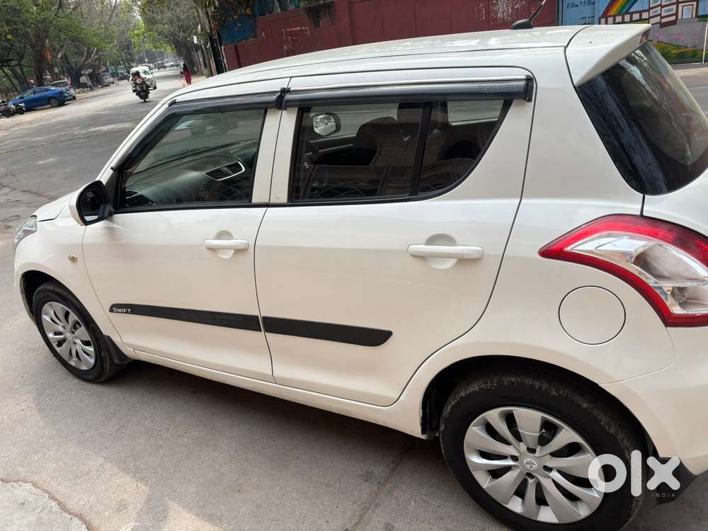 Maruti Suzuki Swift Lxi Optional-o, 2017, Petrol