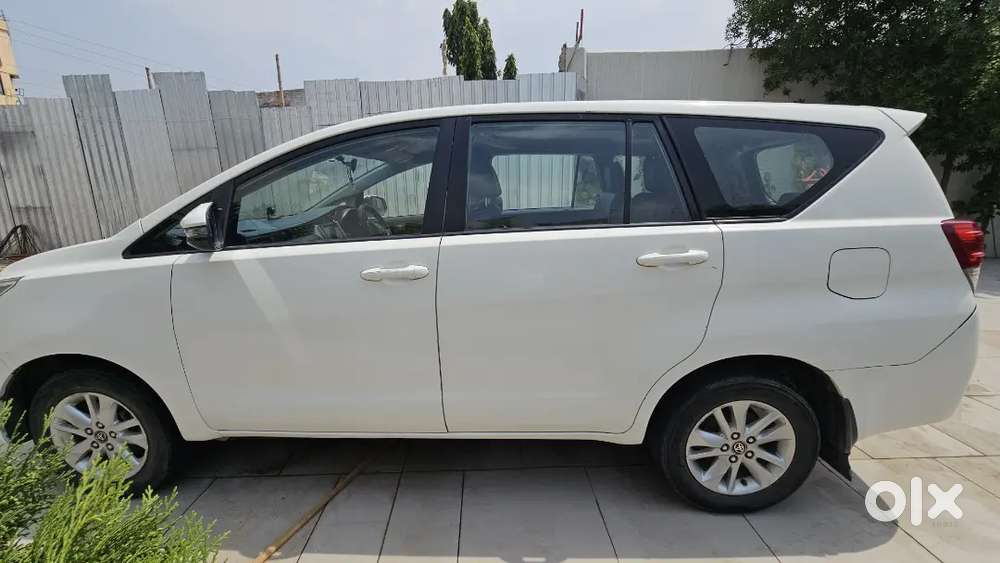 Toyota Innova Crysta 2.4 Gi