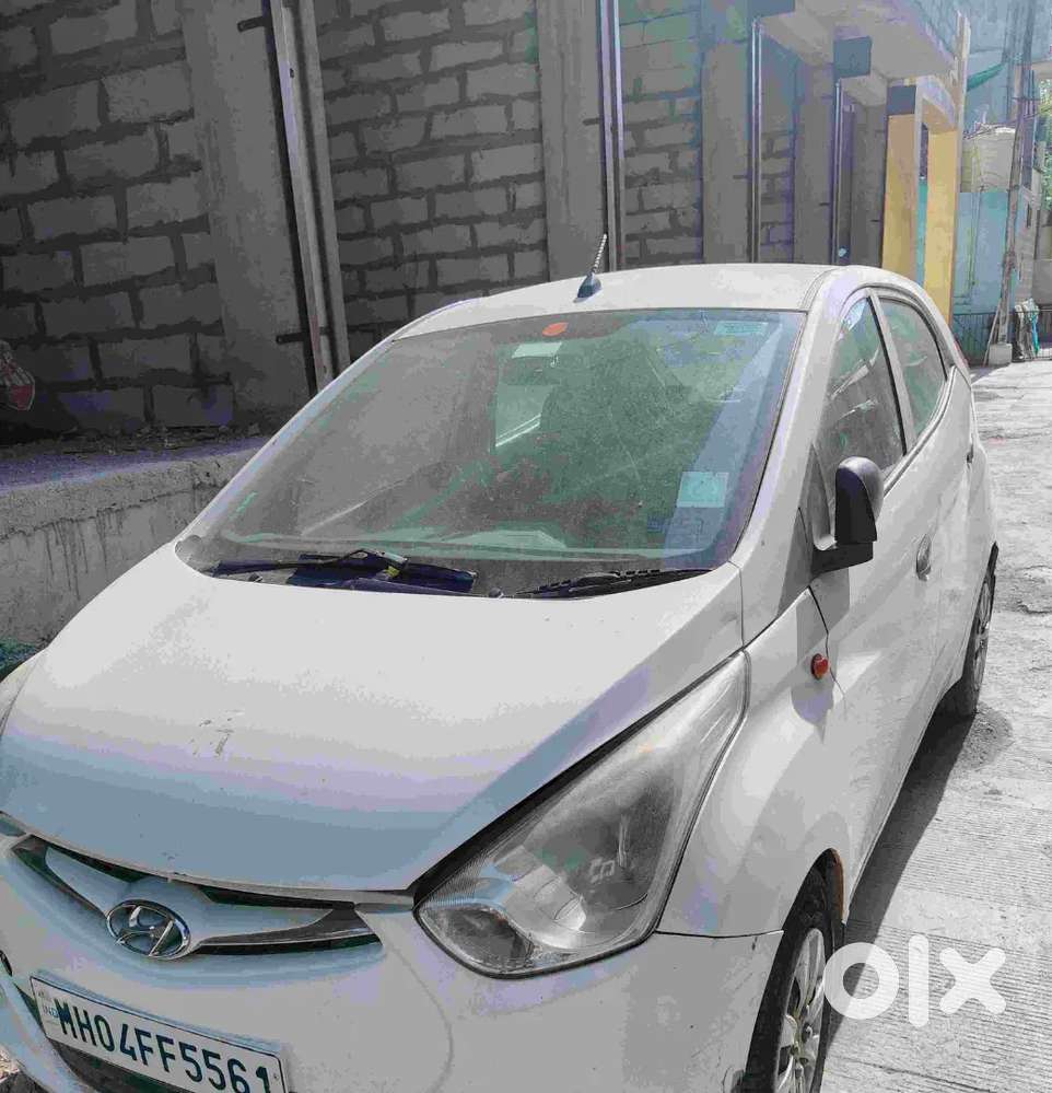 Hyundai Eon Magna 2012 ( सामने वाला काच क्रेक हे )