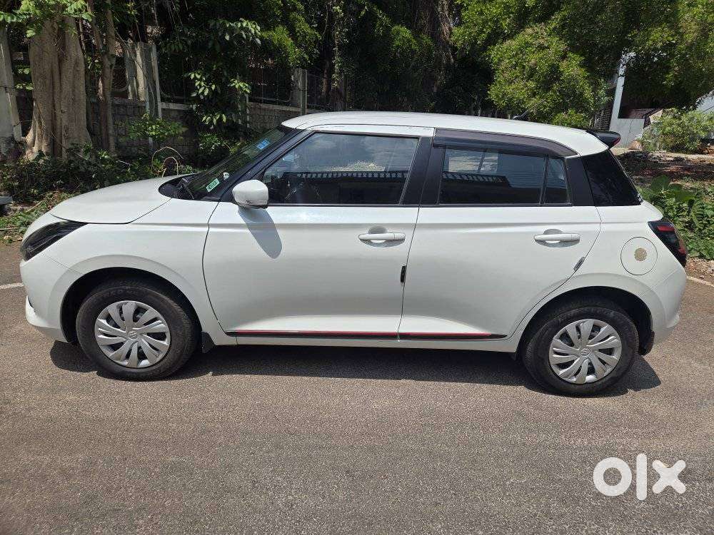 Maruti Suzuki Swift Vxi + Manual, 2024, Petrol