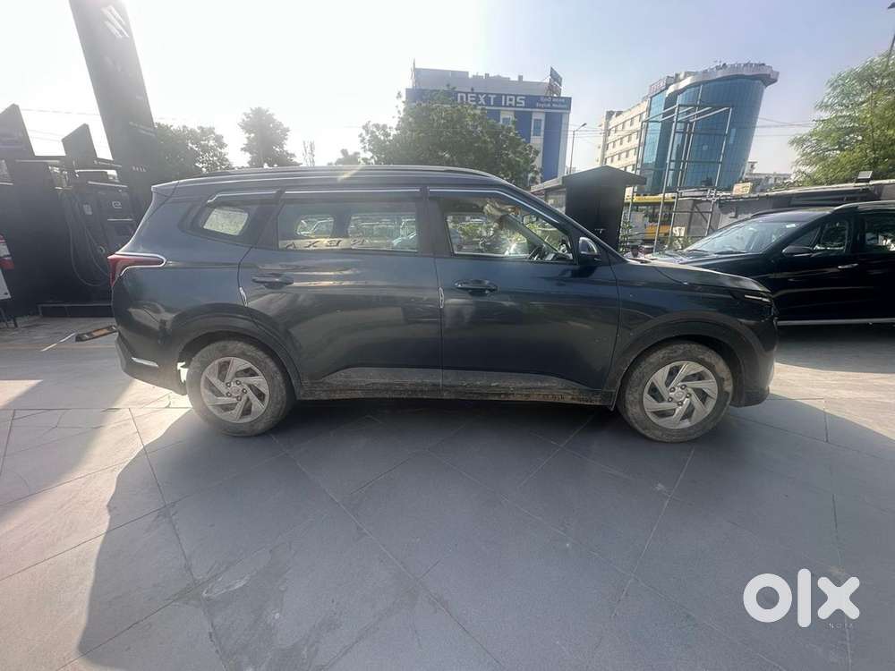 Kia Carens Petrol 2023