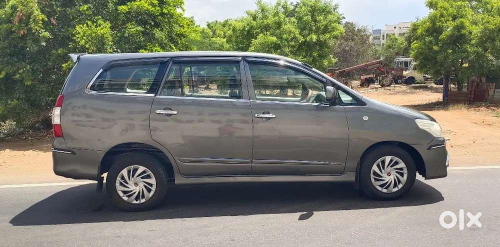 Toyota Innova 2014 Diesel Well Maintained