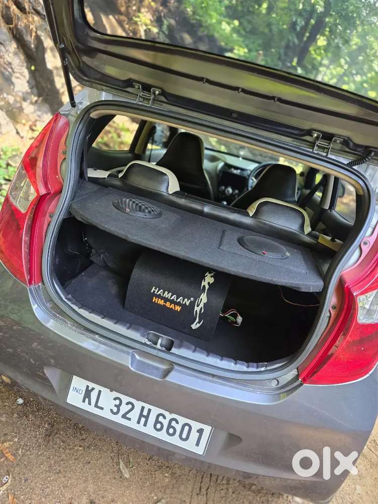 Full Accessories Equipped Eon