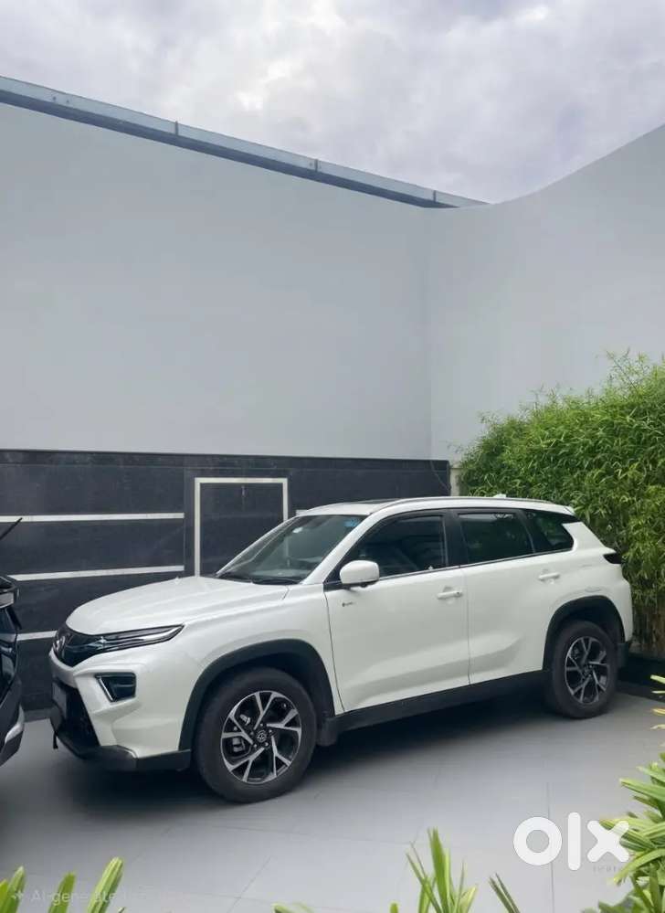 Brand New Toyota Urban Cruiser Hyryder 2025 Petrol 1500 Km Driven