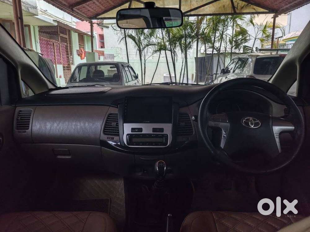 Toyota Innova 2.5 Z Diesel 7 Seater Bs Iv, 2015, Diesel