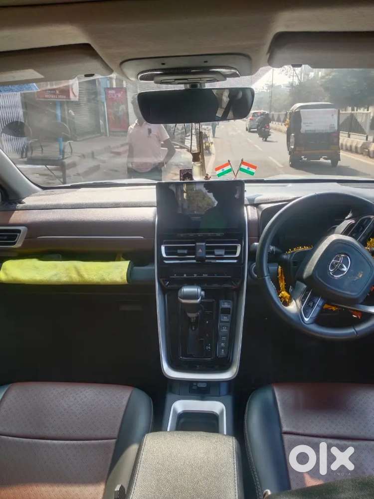 Toyota Innova Hycross 2024 Petrol 46000 Km Driven