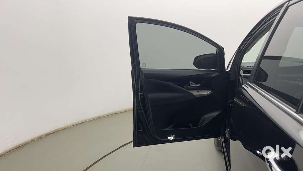 Toyota Innova Crysta 2.8 Zx At 7 Seater, 2018, Diesel