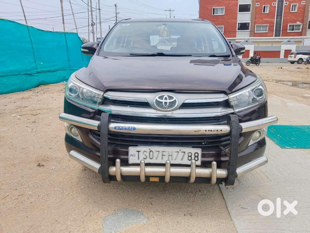 Toyota Innova Crysta 2.4 V 7 Str, 2016, Diesel