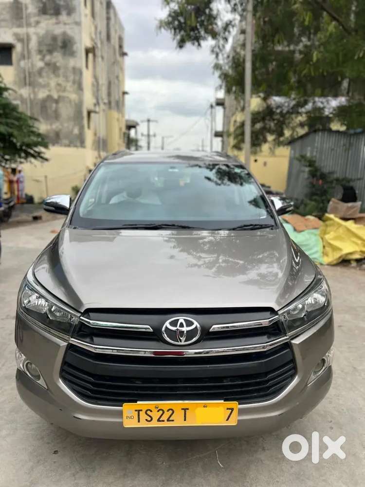 Toyota Innova Crysta 2.4 2017