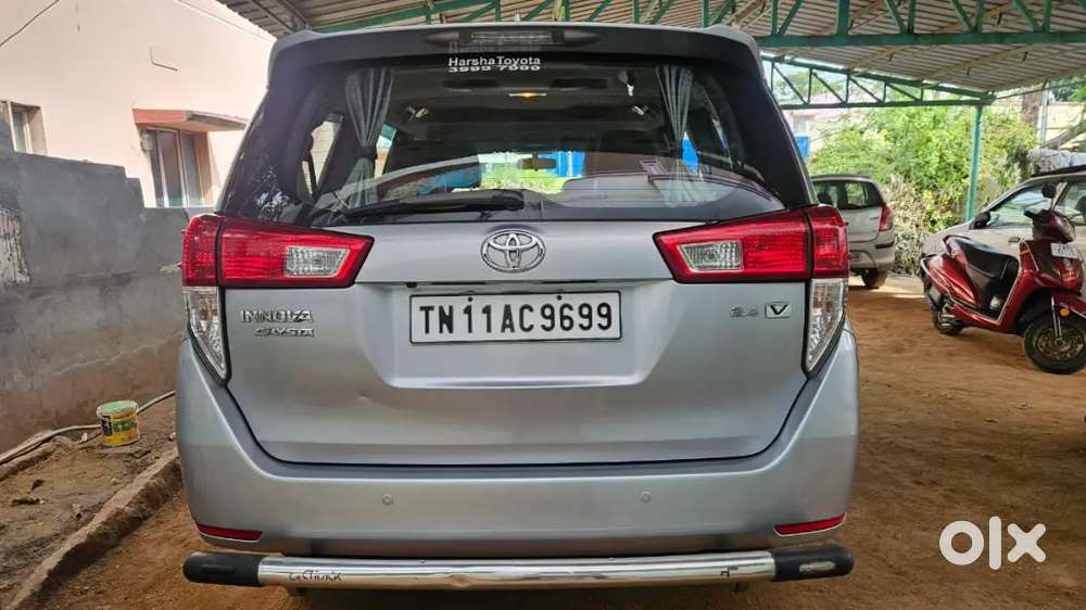 Toyota Innova Crysta 2017 Diesel Well Maintained