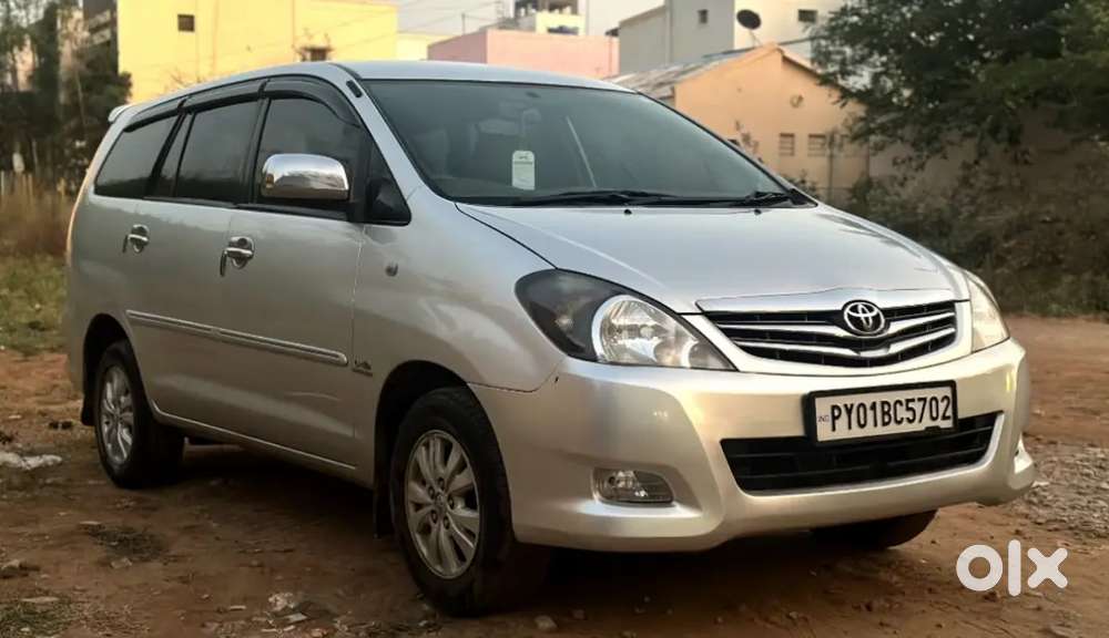 Toyota Innova 2010