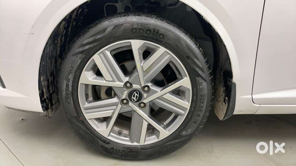 Hyundai Verna 1.5 Sx Petrol Mt, 2023, Petrol
