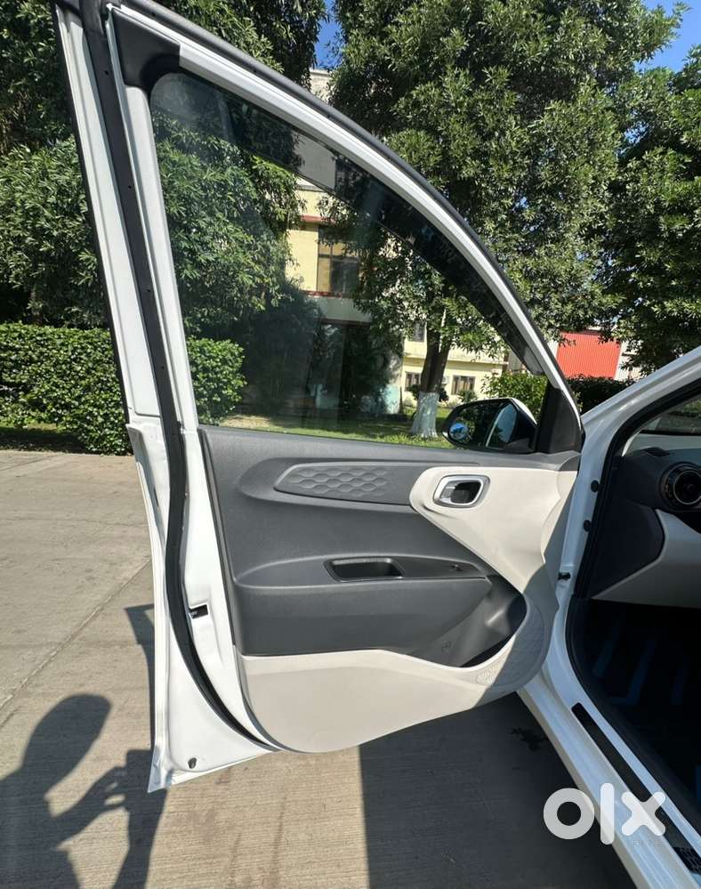 Hyundai Aura Petrol 2025 ( Automatic)