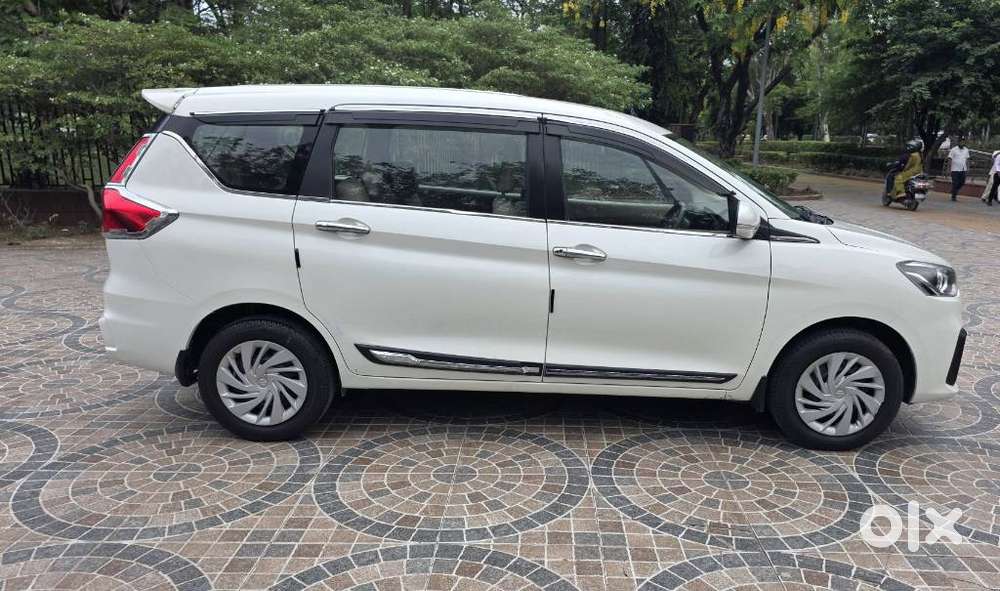 Maruti Suzuki Ertiga Vxi At Petrol, 2022, Petrol