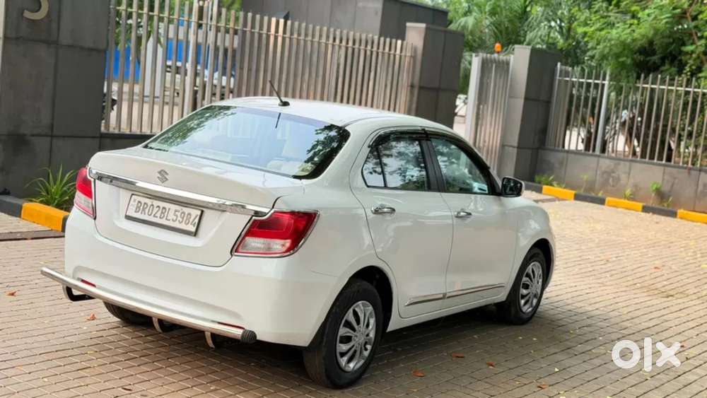 Maruti Suzuki Dzire 1.2 Vxi, 2023, Petrol
