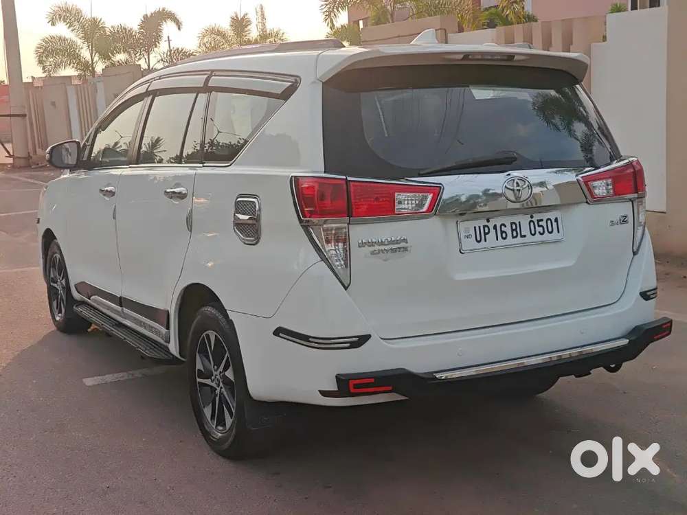 Innova Crysta 2.4 Z
