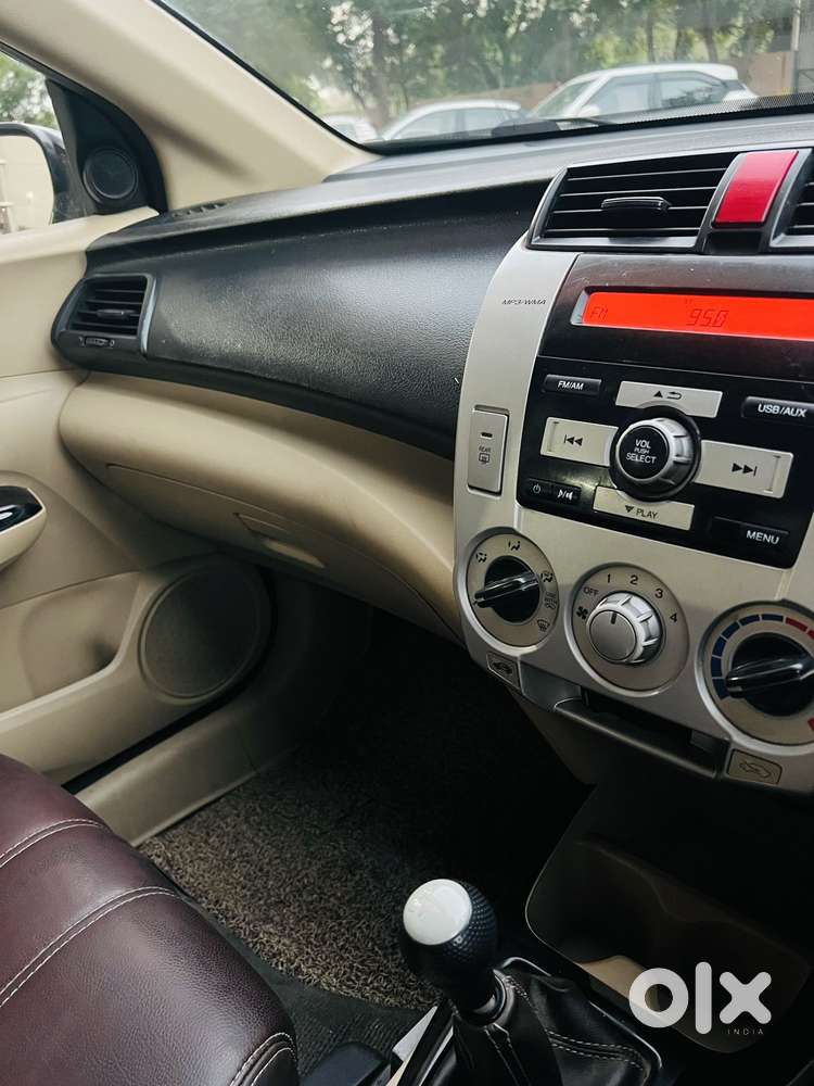 Honda City V Mt Exclusive, 2010, Petrol