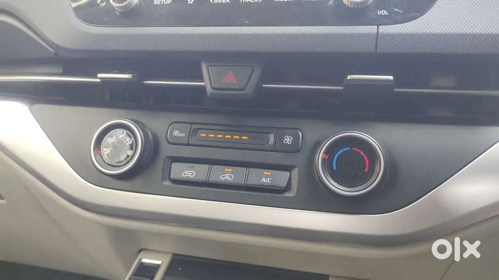 Kia Carens Prestige Plus 2025