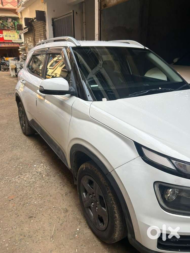Hyundai Venue Petrol 2023