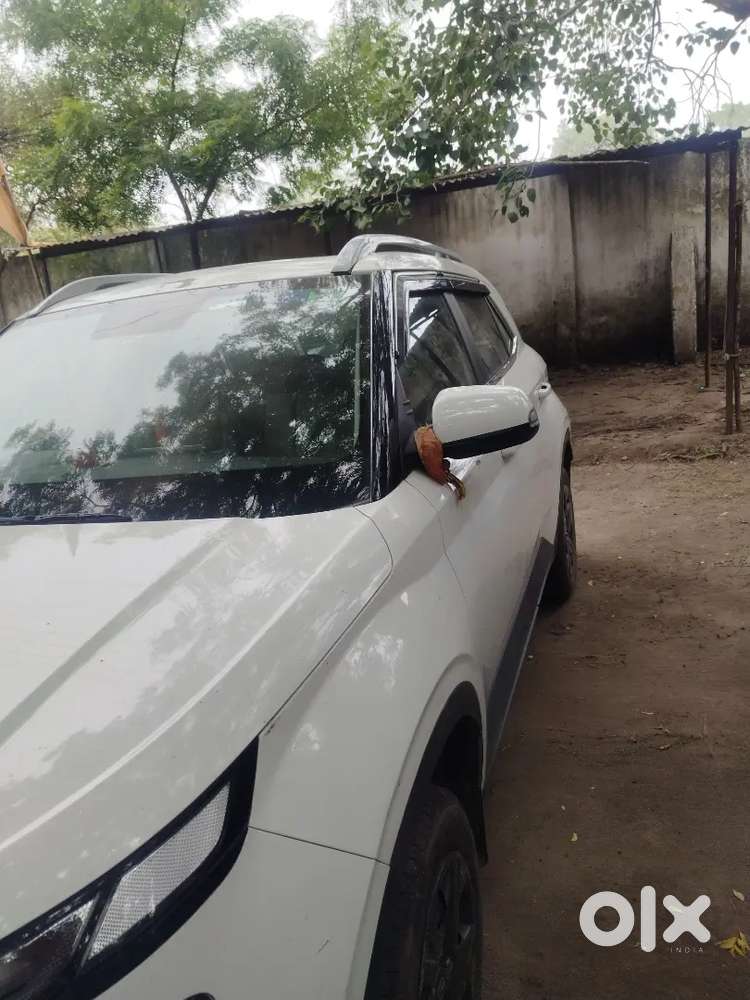 Hyundai Venue 2023 Petrol 18000 Km Driven