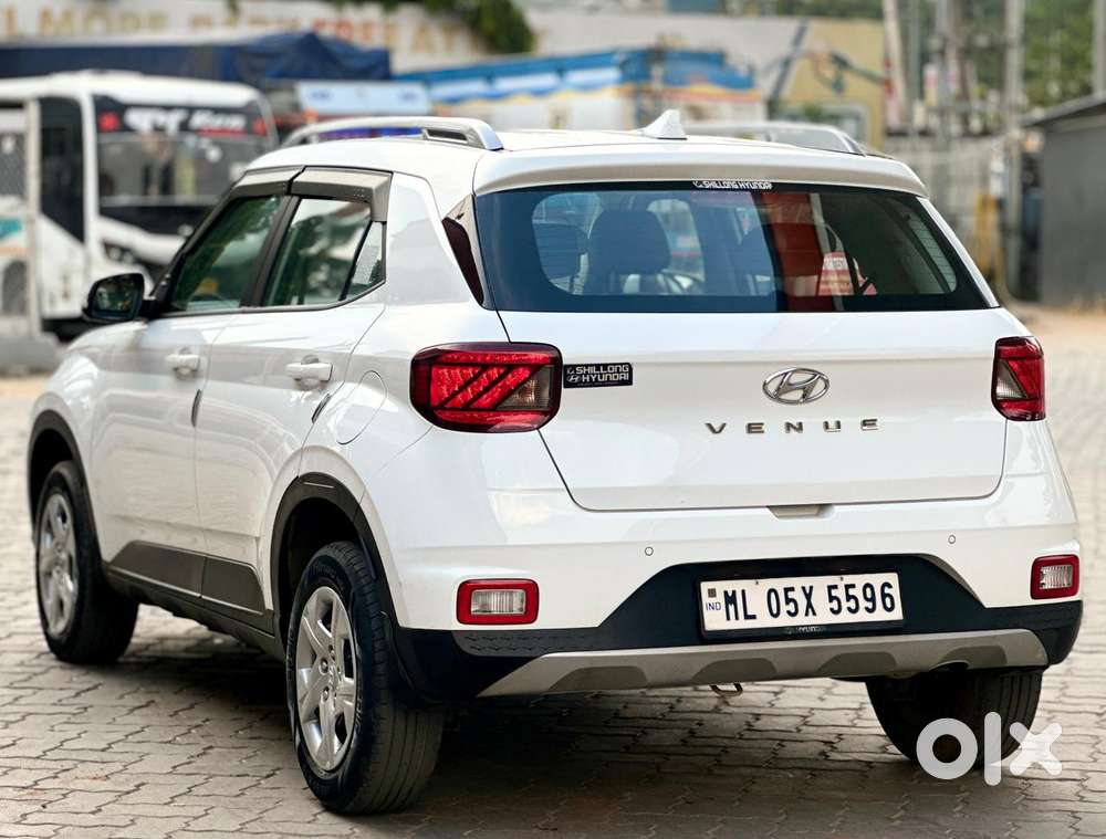 Hyundai Venue 1.2 S Plus, 2022, Petrol