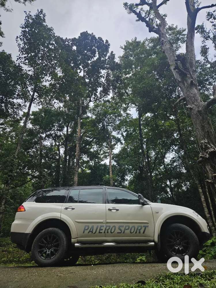 Mitsubishi Pajero Sport 2013 4*4 Manual