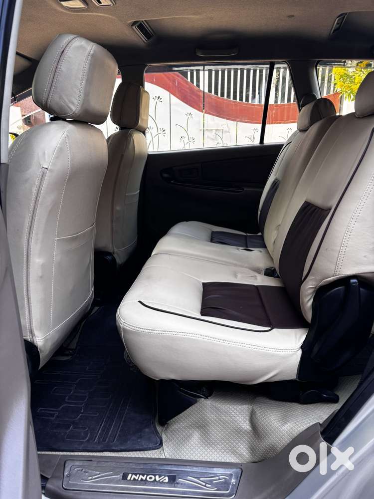 Toyota Innova 2.5 Gx (diesel) 8 Seater Bs Iv, 2015, Diesel