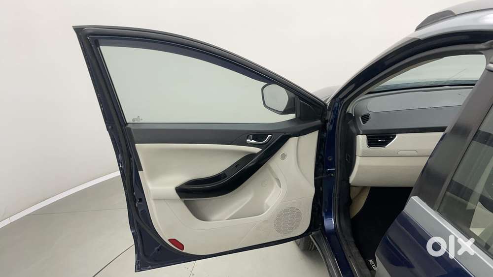 Tata Nexon 1.2 Revotron Xz Plus Premium Dual Tone, 2022, Petrol