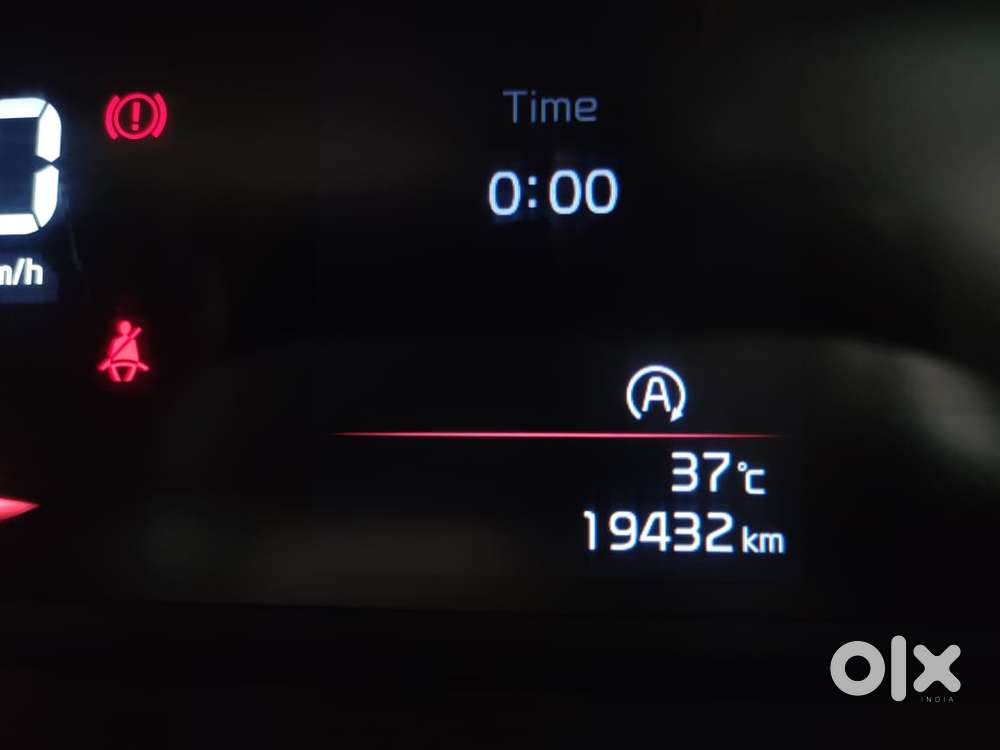 Kia Carens, 2024, Petrol
