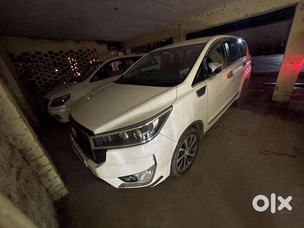 Toyota Innova Crysta 2024
