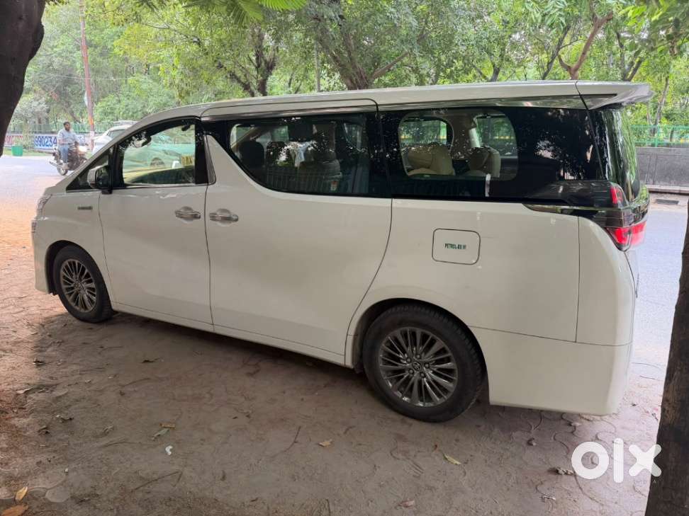 Toyota Vellfire Vip – Executive Lounge, 2023, Petrol