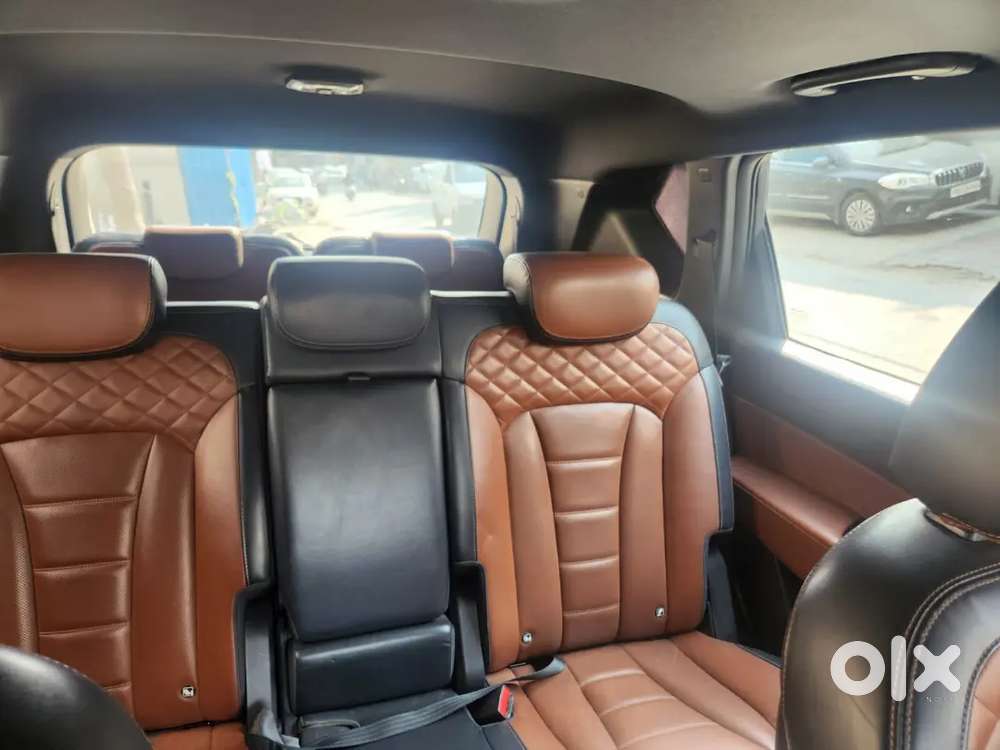 Mahindra Alturas G4 At