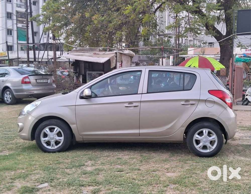 Hyundai I20 2009-2011 1.4 Asta Optional With Sunroof, 2011, Petrol